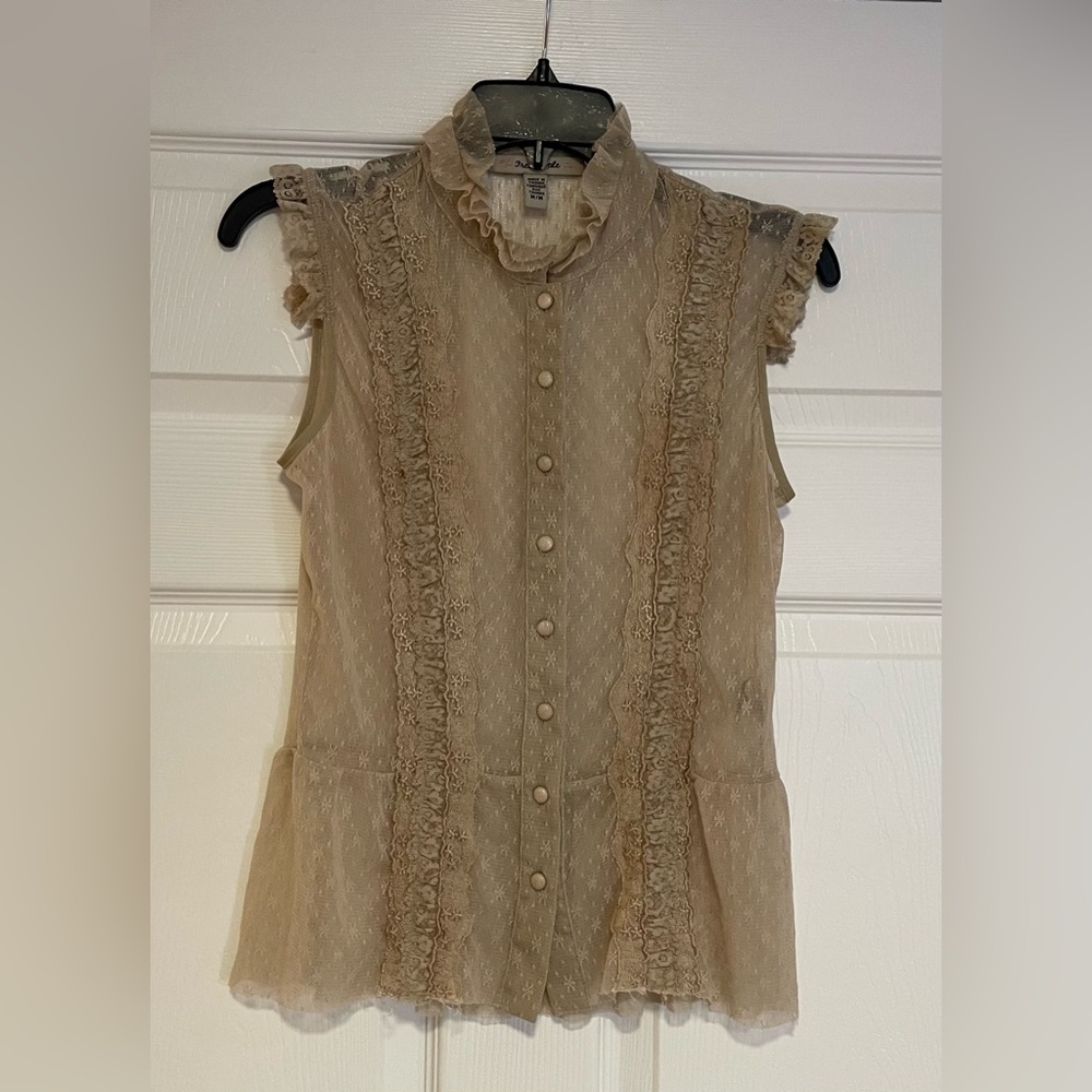 FREE PEOPLE Bohemian Tan Lace Top. Size Medium.
